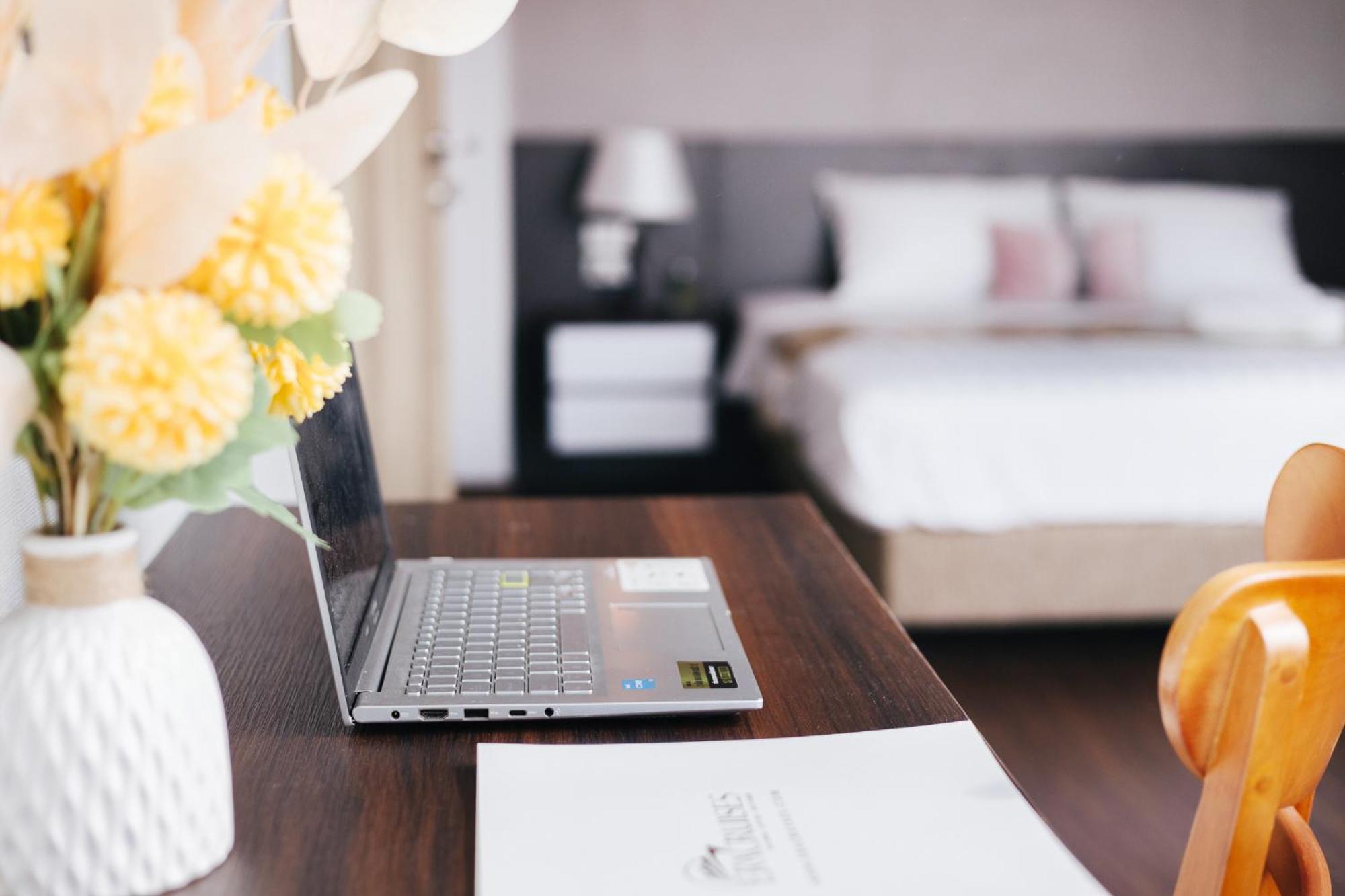 Ivy Hotel & Apartment - Stay 24H Hanoi Buitenkant foto